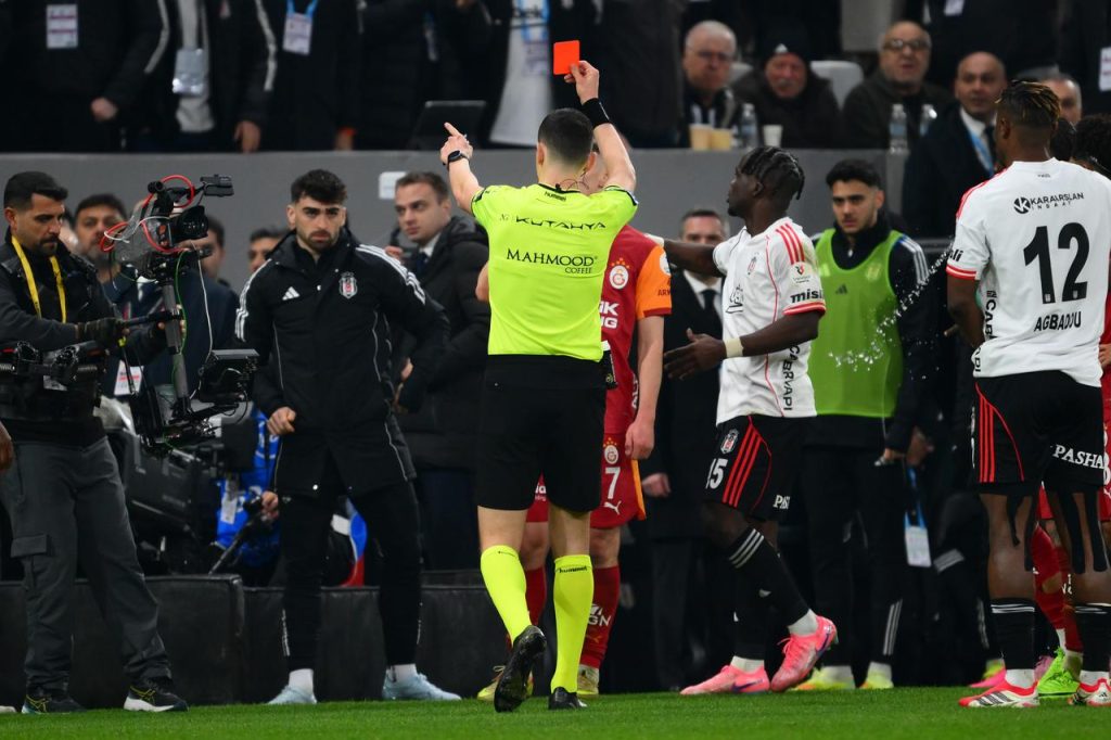 Neler Oldu sayfalarımızdan, Beşiktaş ve Türkiye gündeminde Neler olduğuna ve Neler Olacağını ile tüm gerçekleri takip edebilirsiniz.