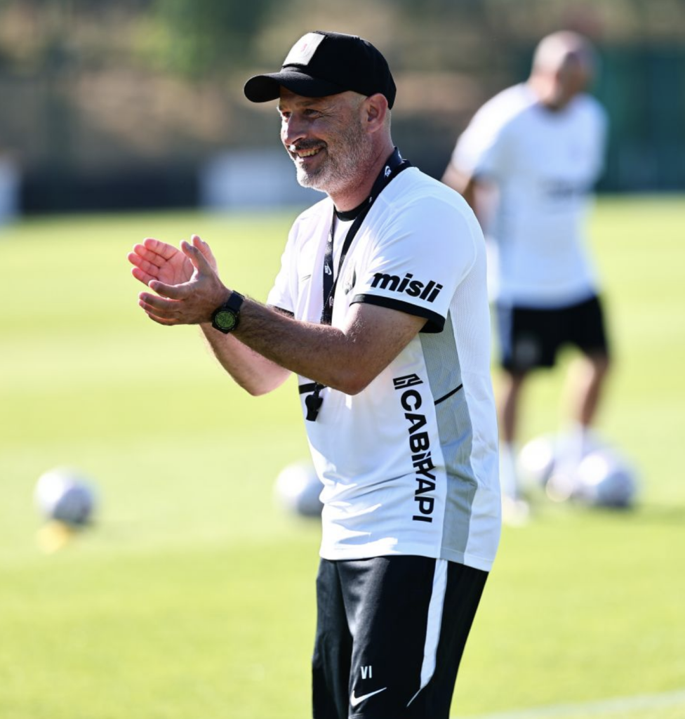 Beşiktaş Futbol A Takımı, 2026-27 sezonu hazırlıklarına Ümraniye Tesisleri’nde yaptığı antrenmanla başladı. Beşiktaş sezon hazırlıklarına bugün de devam edecek.