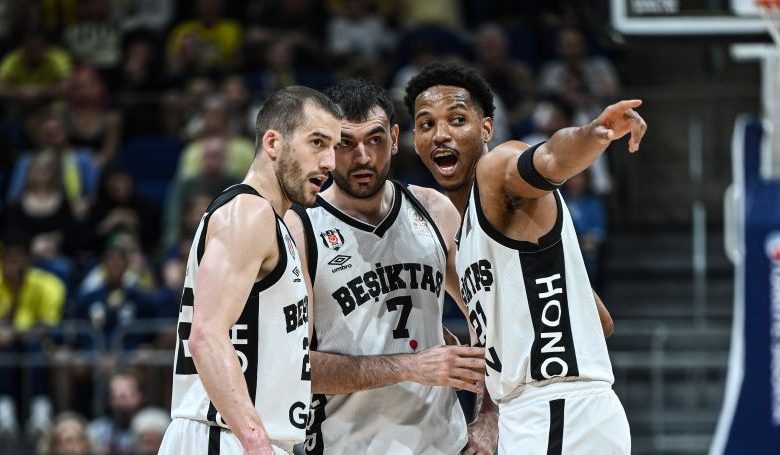 Türkiye Sigorta Basketbol Süper Ligi Play-off Final serisinin ilk maçında Beşiktaş GAİN, deplasmanda Fenerbahçe Beko’yu 88-80 mağlup ederek seride 1-0 öne geçti.