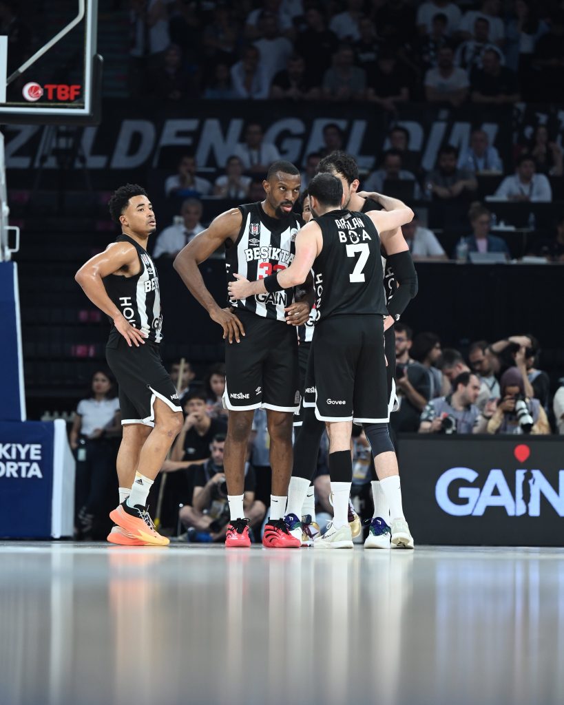 Beşiktaş Gain, Fenerbahçe Beko'ya şampiyonluğu kaptırdı 1 bjkgain2 2