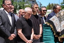 Beşiktaş'ın eski kaptanı teknik direktörü Rıza Çalımbay'ın 85 yaşında vefat eden annesi Fatma Çalımbay'ın cenaze namazı, İstanbul'da kılındı