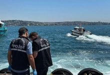 İstanbul Beşiktaş’ta iskele açıklarında denizde hareketsiz halde bulunan kadının hayatını kaybettiği belirlendi.