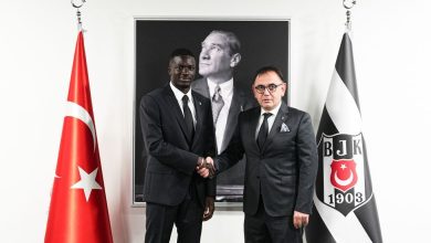 Beşiktaş transferi resmen açıkladı! Ouattara ile 4 yıllık imza 4 Beşiktaş, Fransız sol bek Kassoum Ouattara’nın transferi için AS Monaco ile anlaşmaya vardı.