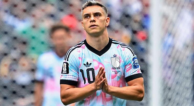 Beşiktaş Başkanı Serdal Adalı’nın, Leandro Trossard’ın menajeri Dirk Hebel ile yürüttüğü temasların olumlu sonuçlandığı öne sürüldü.