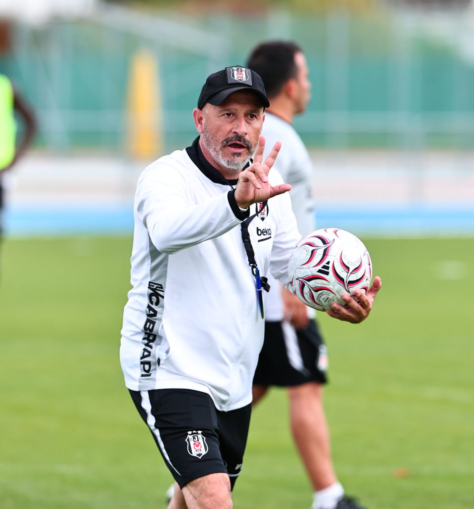Cem Dizdar'dan Beşiktaş eleştirisi: Öyle bir takım değil 2 bjk2 3