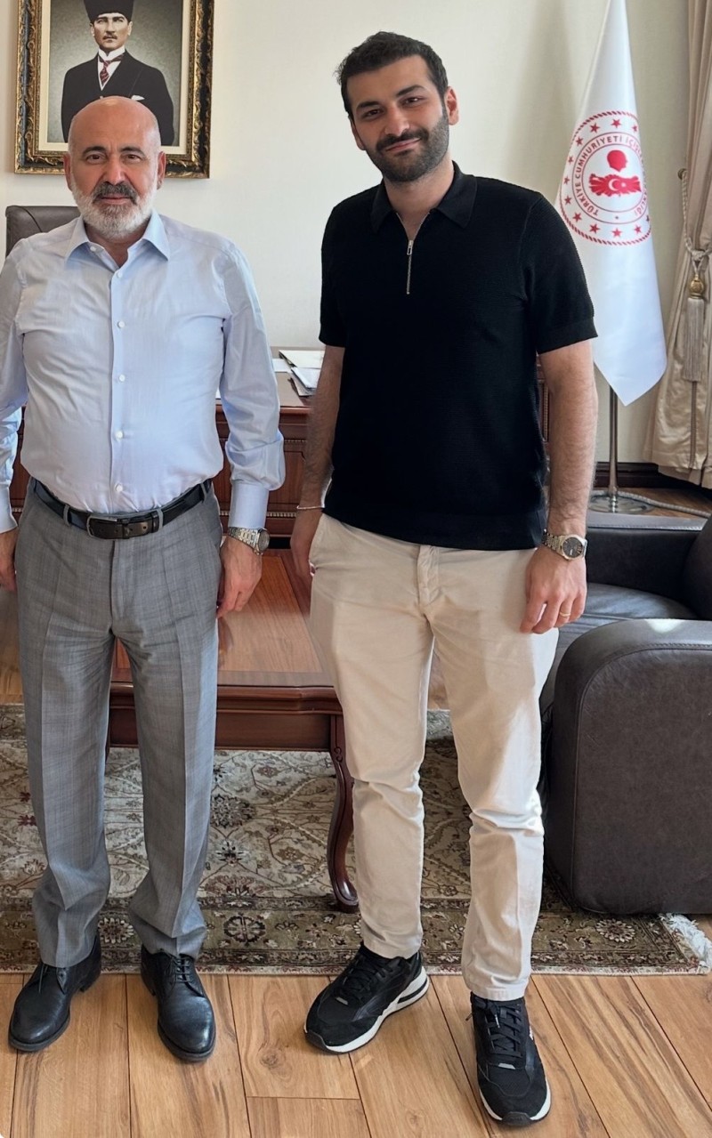 İçişleri Bakan Yardımcısı Av. Mehmet Sağlam'ın oğlu Av. İbrahim Şafak Sağlam, Beşiktaş Yönetim Kurulu'nun en genç üyesi oldu. Kaynak: İki Adanalı Beşiktaş Yönetiminde Buluştu 