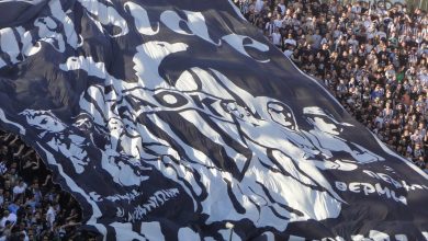 PAOK hangi şehrin takımı: İstanbul göçünün kulübü 4 Toumba tribününde PAOK bayrağı