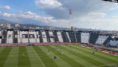 Selanik Toumba Stadı'nın tribünleri ve sahası