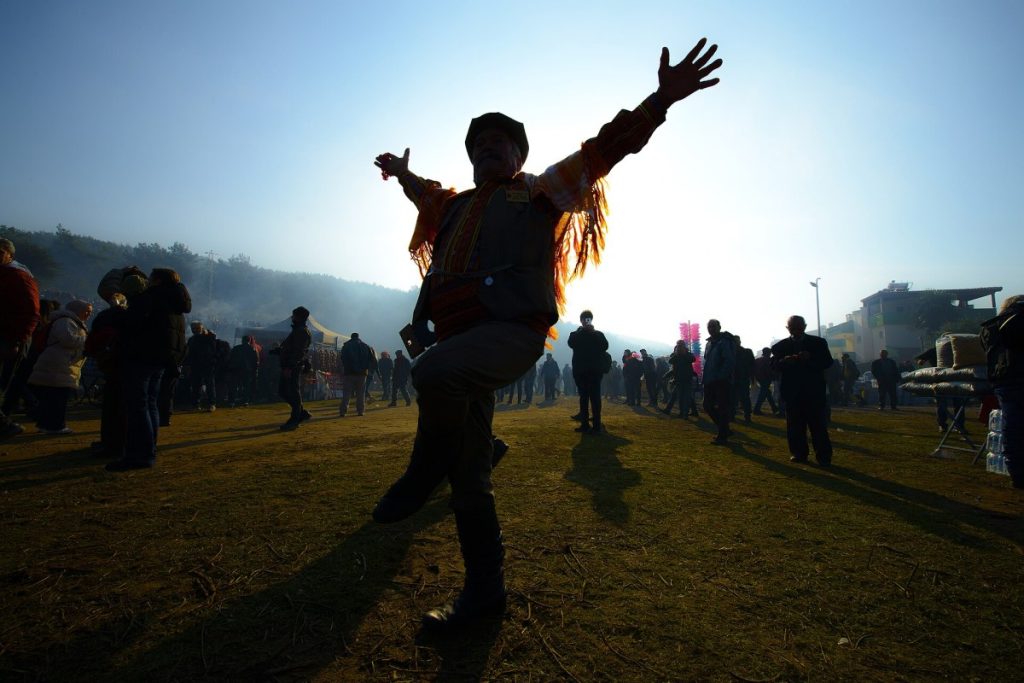 Yunan Halk Dansları