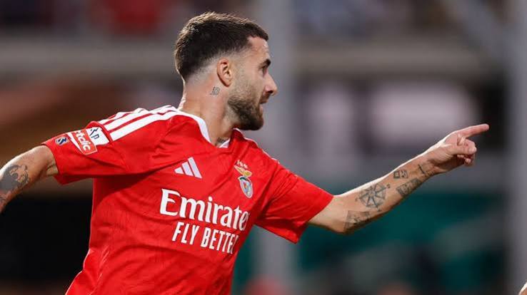 Rafa Silva Benfica'yı sırtladı götürüyor 1 Beşiktaş'tan ayrılarak eski takımı Benfica'ya dönen Rafa Silva, Portekiz ekibinin AGF Aarhus'u 3-1 mağlup ettiği maçta takımını bir kere daha sırtladı