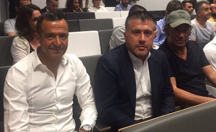 Dünya Gazetesi’nin yeni imtiyaz sahibi Umut Güner oldu 3 Umut Güner, dönemin ünlü menajerleri Jorge Mendes (Gestifute) ve Türkiye’deki ortağı Ahmet Bulut ile