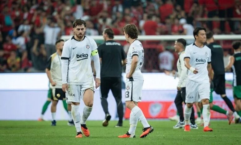 Sezona lig ve Avrupa’da 13 maçta 10 galibiyetle giren Beşiktaş, Tüpraş Stadı’nda oynadığı tüm karşılaşmaları kazanırken üç yenilgisini de deplasmanda aldı.
