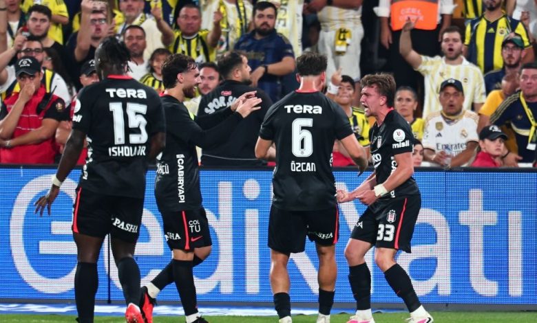 Beşiktaş derbide Kadıköy’den zaferle çıktı 1 Trendyol Süper Lig’in 4. haftasında Beşiktaş, deplasmanda Fenerbahçe’yi 2-1 mağlup etti.