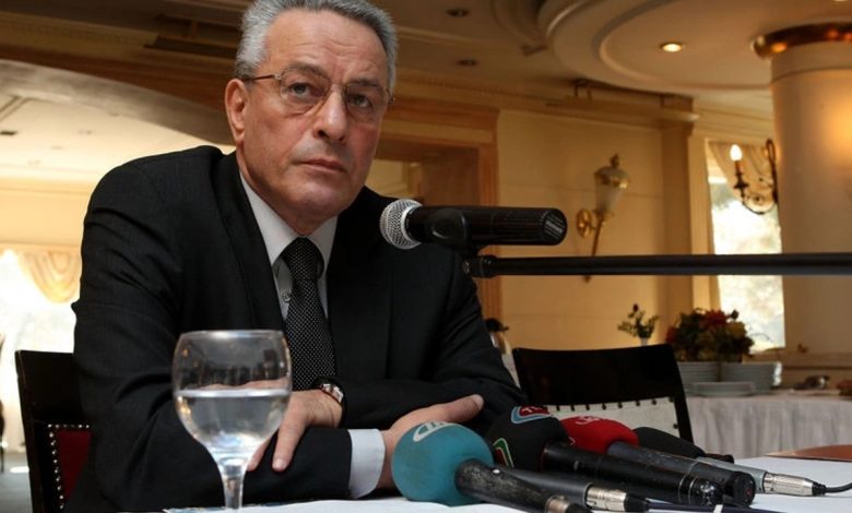 Beşiktaş Kulübünün eski yöneticilerinden Metin Keçeli, 77 yaşında yaşamını yitirdi.