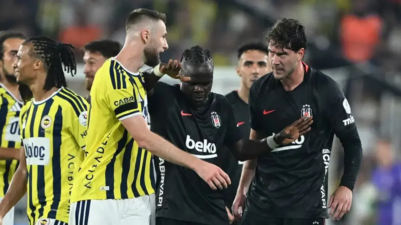 Dusan Vlahovic'in cezası açıklandı 2 Dusan Vlahovic’e Fenerbahçe derbisinde yaşanan olay nedeniyle PFDK tarafından 1 maç men ve 100 bin TL para cezası verildi.