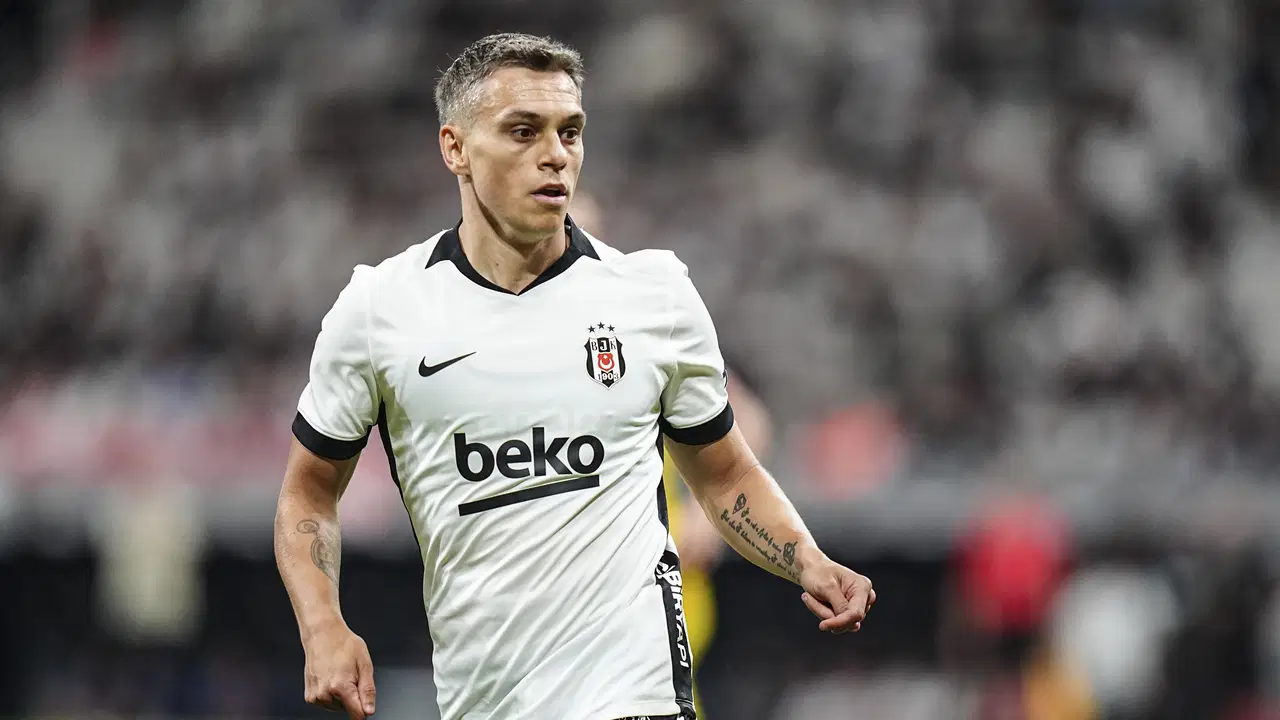 Marsilya maçı öncesi Leandro Trossard'dan Beşiktaş'a kötü haber 2 Beşiktaş Teknik Direktörü Vincenzo Italiano, Marsilya maçı öncesinde Leandro Trossard’ın sakatlığı nedeniyle kadroda olmayacağını açıkladı.