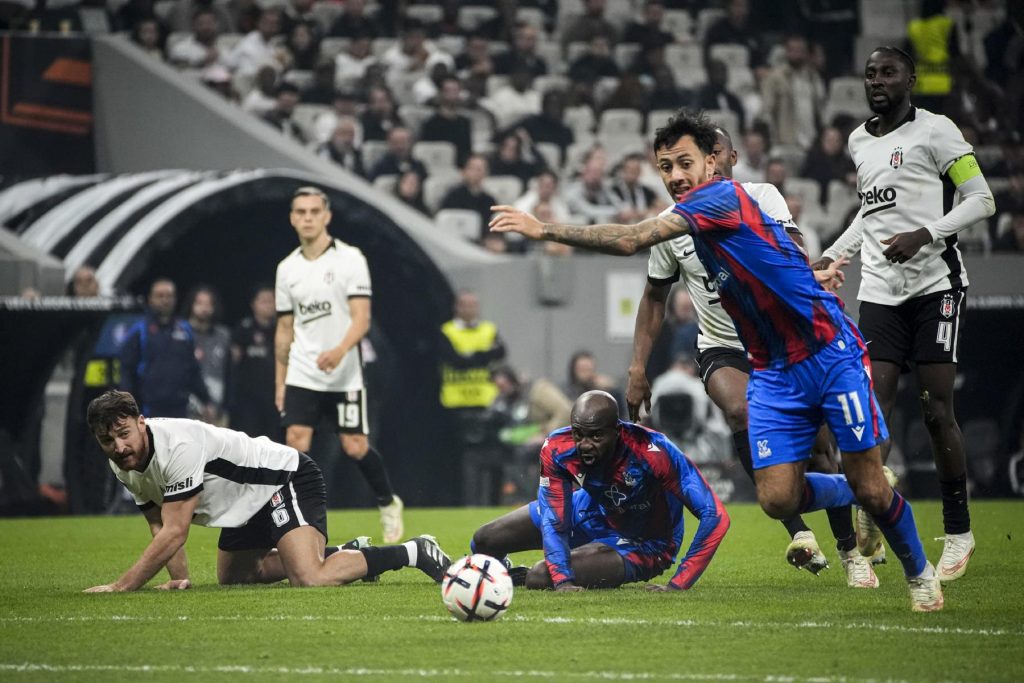 Beşiktaş, Crystal Palace Karşısında Bir Puanı Kurtardı 2 UEFA Avrupa Ligi’nin üçüncü haftasında Beşiktaş-Crystal Palace karşılaşması 2-2 beraberlikle sona erdi.