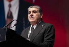 Beşiktaş Kulübü’nün olağanüstü genel kurulunda tek aday olarak seçime giren Serdal Adalı, 3 bin 815 oy alarak üçüncü kez başkanlığa seçildi.