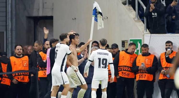 Beşiktaş, Hoffenheim deplasmanından mutlu döndü 2 - Hyeon-gyu Oh, Hoffenheim karşısında attığı iki golle Beşiktaş’ın galibiyetinde önemli rol oynadı.